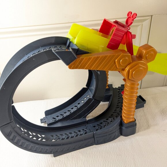 Disney Mickey Mouse Roadster Racers Super Charged Race Track Drop & Loop READ - Picture 8 of 10